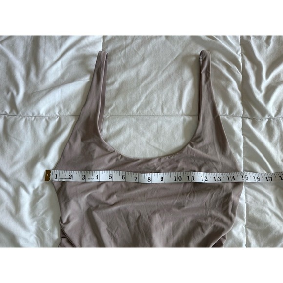 New Lululemon Wundermost Ultra Soft Nulu Mesh Scoop-Back Bodysuit - MUGR Medium - Picture 2 of 9
